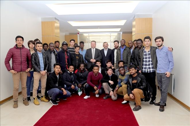 Uluslararası öğrenciler Başkan Palancıoğlu´nu ziyaret etti