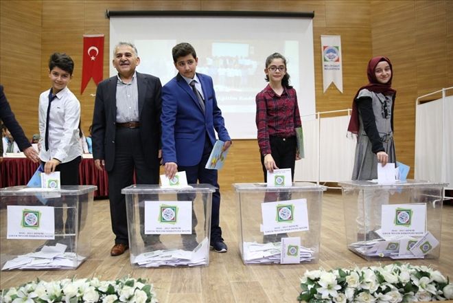 SEÇİM HEYECANI
