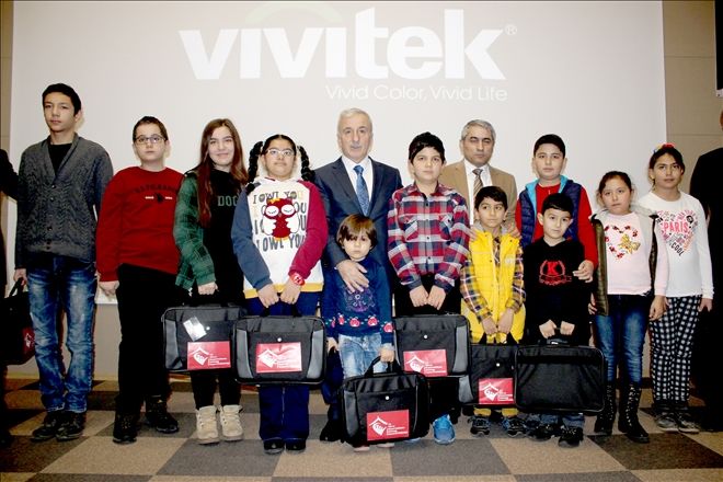 16 şehit çocuğuna diz üstü bilgisayar hediye edildi 