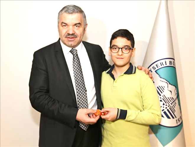 Başkan Çelik´ten Yüzde Yüz Başarıya Yüzde Yüz Kutlama