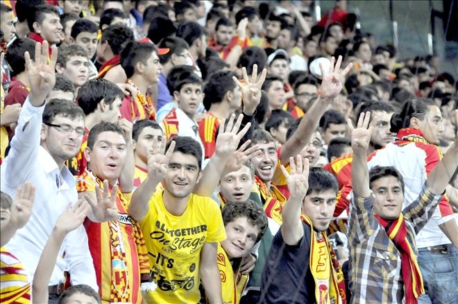 iSTiFALAR BAŞLADI TARAFTAR ENDiŞELi
