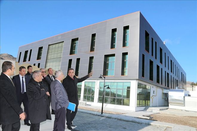 Vali Kamçı 112 Acil Çağrı Merkezinde İncelemelerde Bulundu