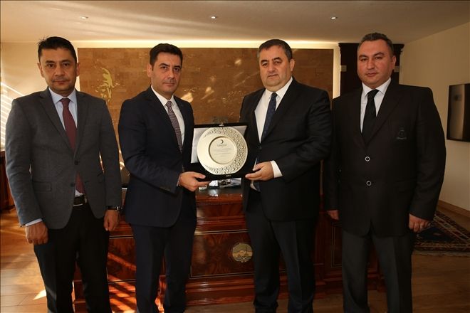 Kızılay´dan Büyükşehir´e teşekkür plaketi 