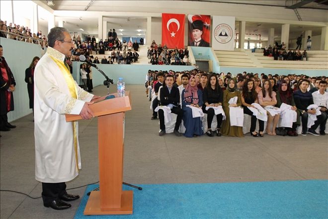  ERÜ´de 297 hekim adayı önlük giydi 