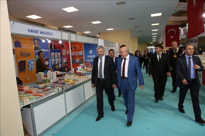 Başkan ve valiler kitap fuarında 
