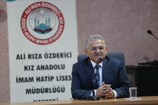 Büyükkılıç, Kariyer Günleri´nin konuğu oldu 