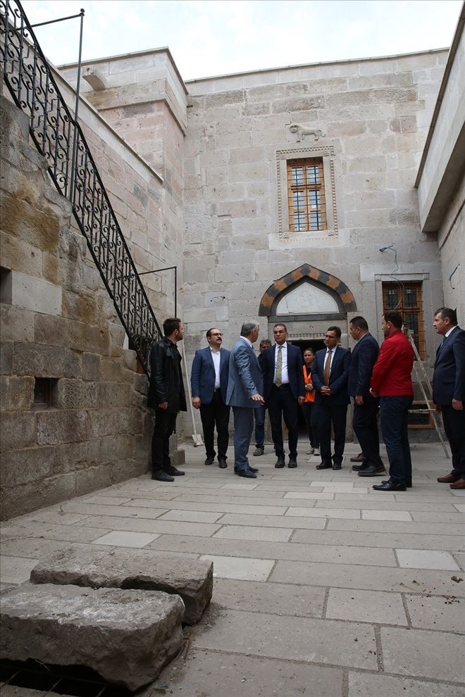 Başkan Çelik Kayseri Mahallesi´nde incelemelerde bulundu 