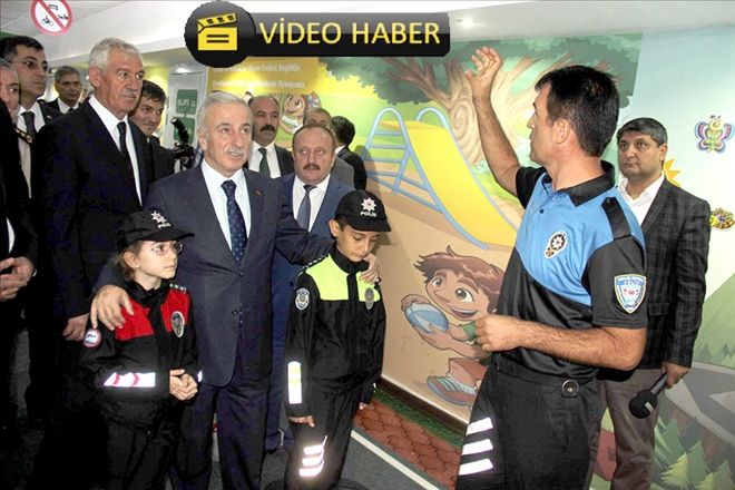 Türkiye´de ilk kez okulda trafik eğitim koridoru oluşturuldu 
