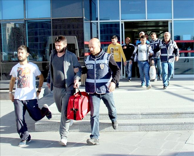 Kayseri´de aranan şahıslara operasyon: 20 gözaltı