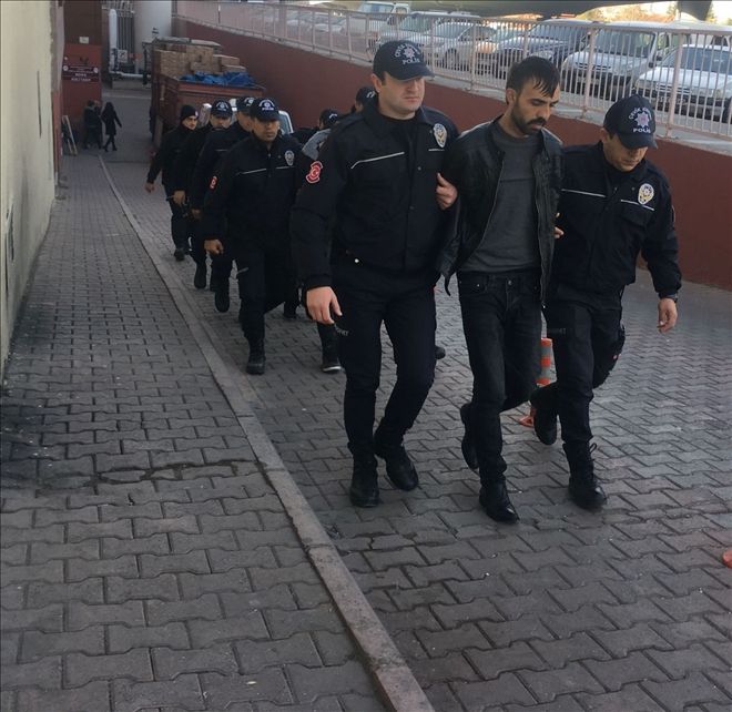 Uyuşturucudan gözaltına alınan 4 kişi adliyeye sevk edildi 