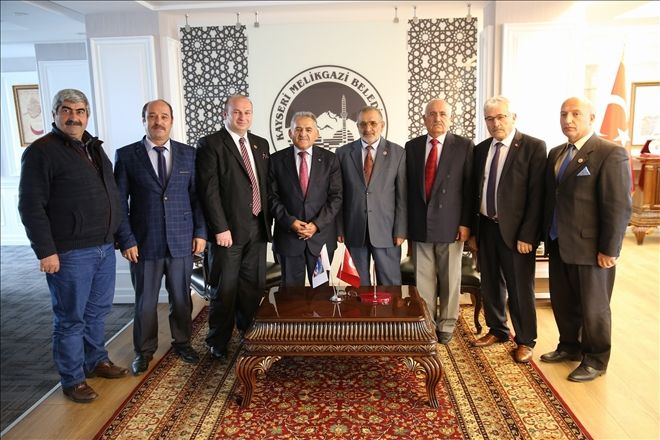 Anadolu Muhtarlar ve Mahalli İdareler Derneği temsilcileri Melikgazi Belediyesini ziyaret etti 