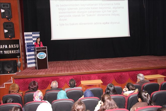 Develi´de uyku bozukluğu semineri 