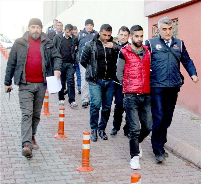 Sosyal medyada terör propagandası yapan 5 kişi yakalandı 