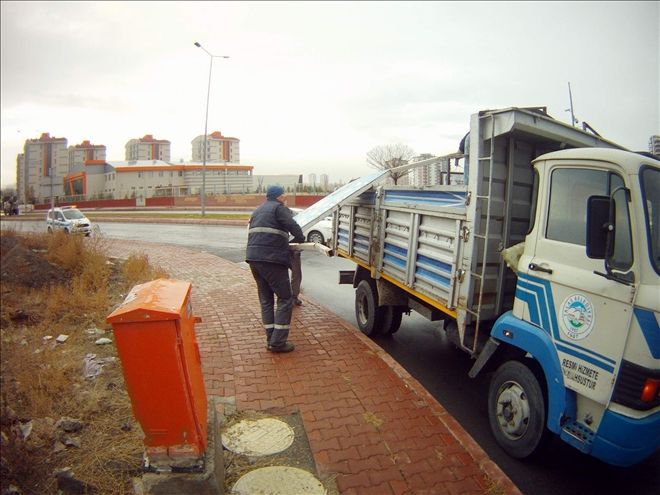 Talas´ta görüntü kirliliği oluşturan tabelalar kaldırıldı 