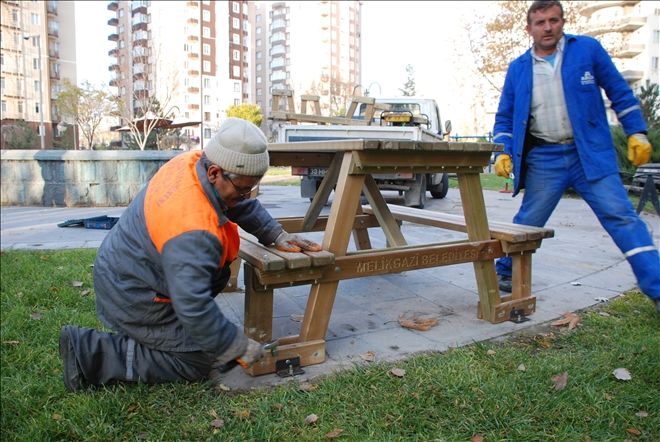 Melikgazi Belediyesi TSE belgeli kamelya ve çöp sepeti alacak 