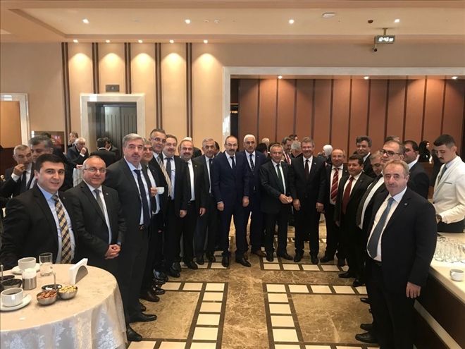 KAYSO Yönetimi Külliye´de düzenlenen istihdam seferberliği ödül törenine katıldı 