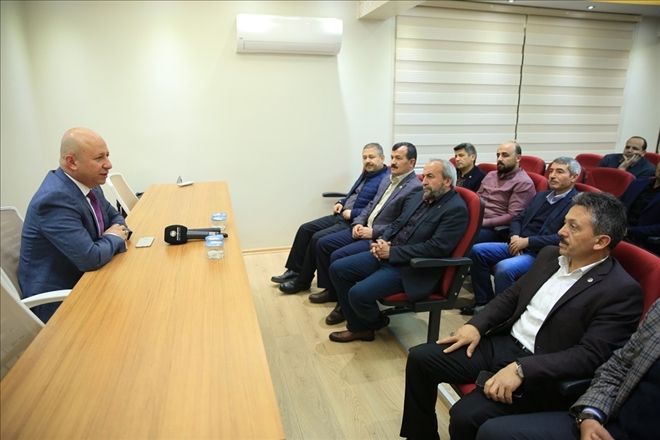 Başkan Çolakbayrakdar, Eğitim-Bir-Sen´e konuk oldu 