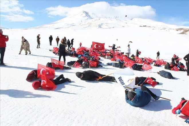 Tekden Ortaokulu öğrencileri vatan için yürüdü 
