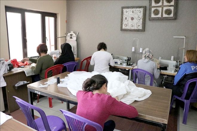 Madde bağımlılığından kurtuldular, kendi gelinliklerini dikiyorlar 