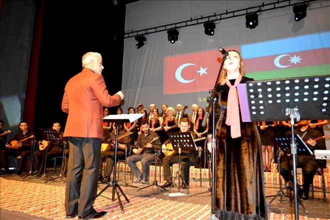 Azeri Türkülerine ilgi büyüktü