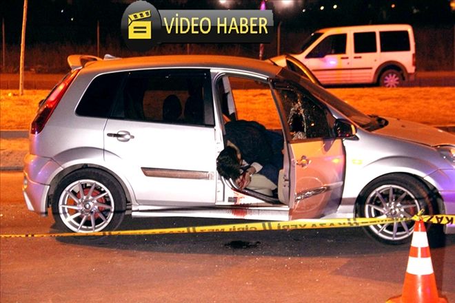 Tüfekle otomobili taradılar: 1 ölü 1 yaralı