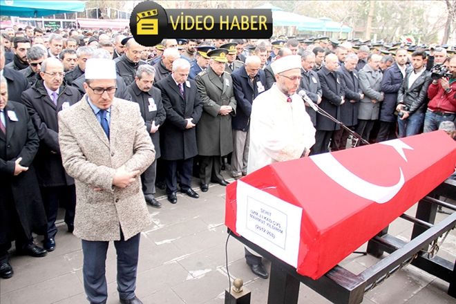 TEKBİRLERLE UĞURLANDI