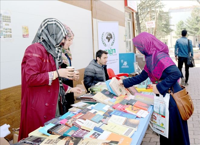ERÜ´de ?Kudüs İçin Kitap ve Gıda Kermesi? Düzenlendi