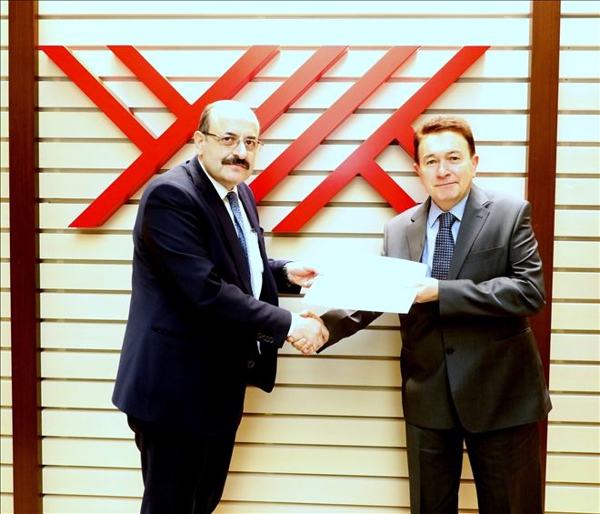 Rektör Sabuncuoğlu, mazbatasını YÖK Başkanı Saraç´dan aldı