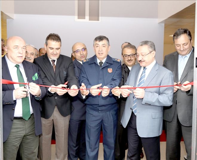 ESKİ DEKAN´IN İSMİ VERİLDİ