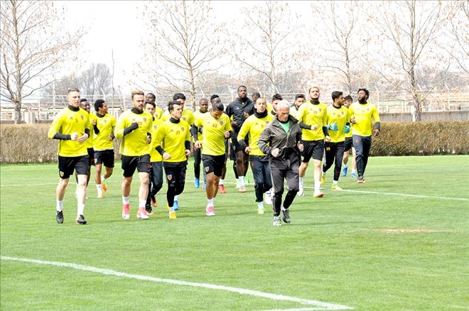 GÖZLER PAZAR GÜNÜNE ÇEVRİLDİ