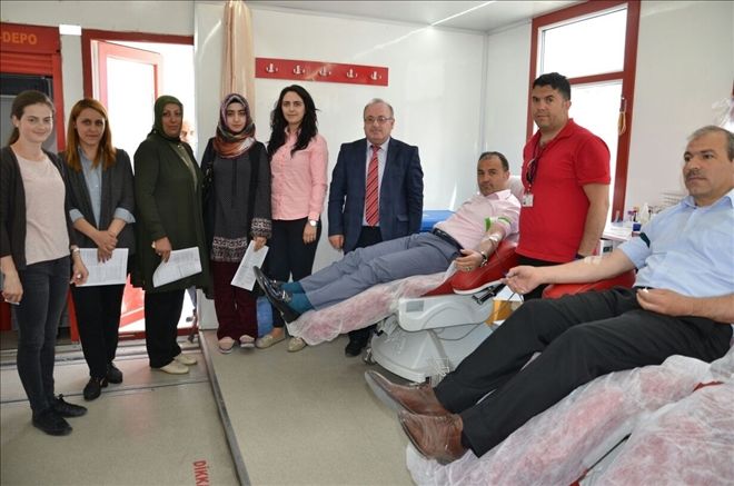 Aile ve Sosyal Politikalar İl Müdürlüğü kan bağışında da duyarlılık gösterdi