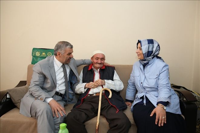 Büyükşehir yaşlıların yanında