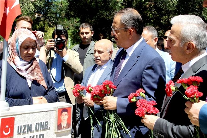15 Temmuz Haftası törenleri Şehitlik ziyaretiyle başladı 