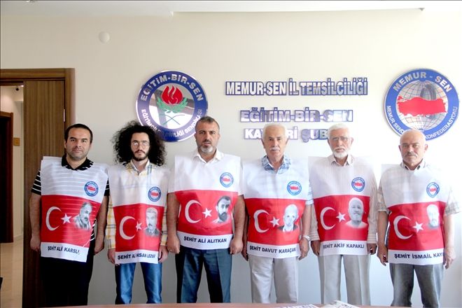 Şehitlerin Fotoğraflarını Taşıyacaklar