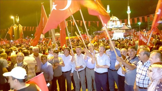 Kayseri Şeker, çiftçisi, çalışanı ve yönetimiyle 15 Temmuz coşkusuna coşku kattı