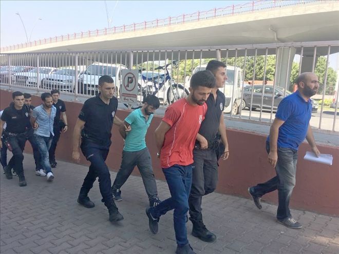 Uyuşturucudan gözaltına alınan 4 kişiden 3´ü tutuklandı