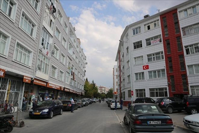 Hunat Mahallesinde dış cephe ve ısı yalıtım çalışması devam ediyor
