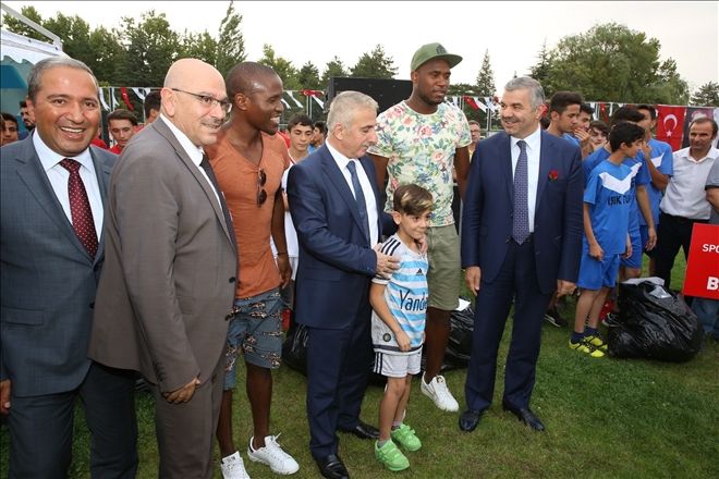 Büyükşehir sporu ve sporcuyu destekliyor