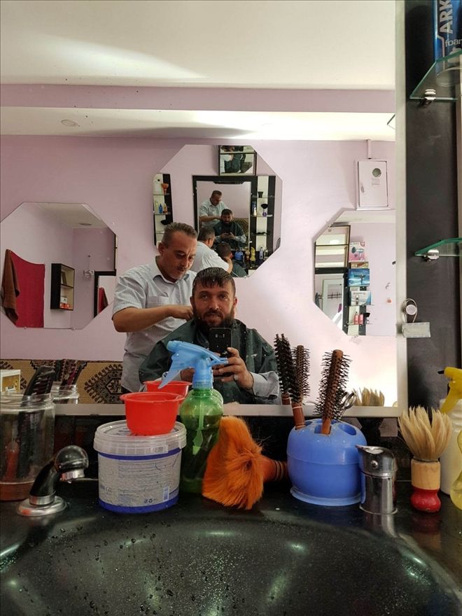 Esed´in zulmünden kaçan yüzbaşı, Kayseri´de berberlik yapıyor