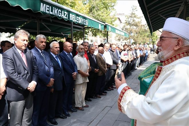 Ahmet Ulubaş son yolculuğuna uğurlandı