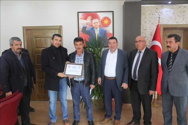 Develi Belediyesi´nde emekli olan işçilere plaket verildi 