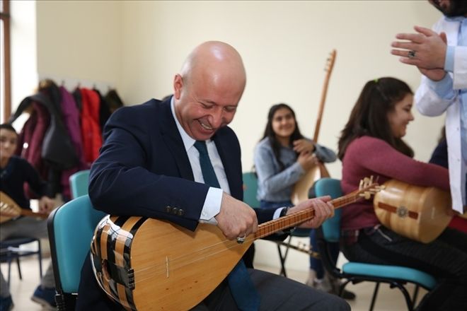 Başkan Çolakbayrakdar, Kocasinan Akademi´de Çocuklarla Birlikte 
