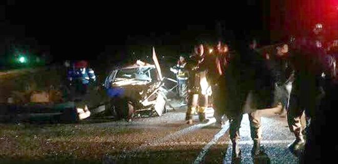 Develi´de 2 otomobil kafa kafaya çarpıştı: 4 yaralı 