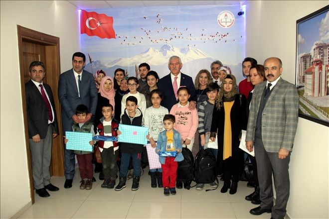 Karne alan şehit çocukları ödüllendirildi