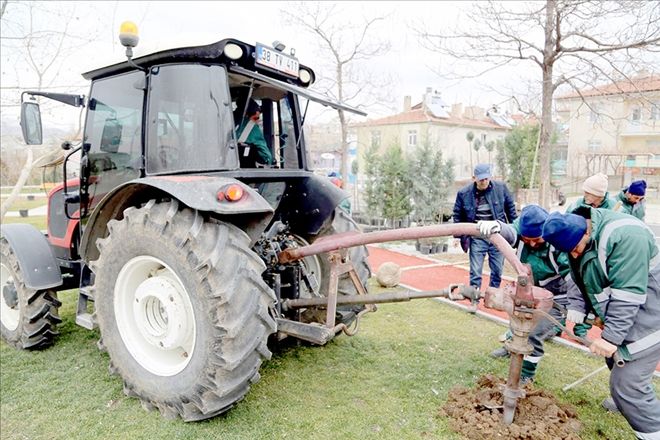 Yeni yapılan parklarda peyzaj çalışmaları devam ediyor 