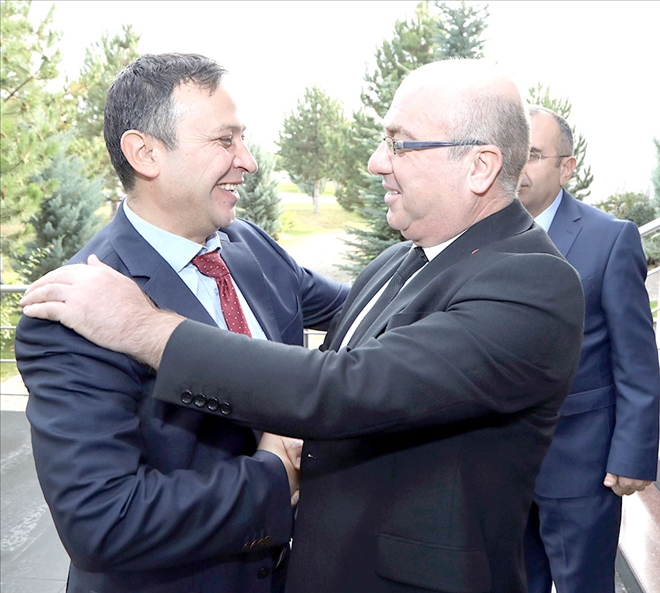 ERÜ Rektörü Çalış, Kayseri Üniversitesi Rektörü Karamustafa´yı Ziyaret Etti 