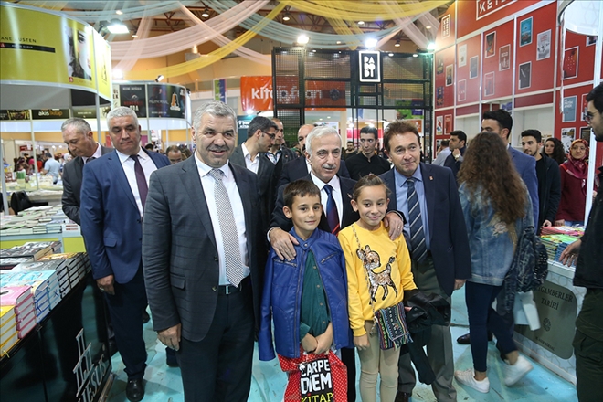  Başkan, Vali ve Rektörle Kitap Fuarı´nda 