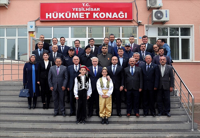 Vali Kamçı Muhtarlarla Buluşma İlçe Toplantılarını Yeşilhisar´da Sürdürdü 
