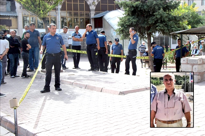 Cami avlusunda kurşun yağmuruna tutuldu 