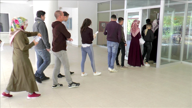 Sınava saniyelerle yetiştiler 